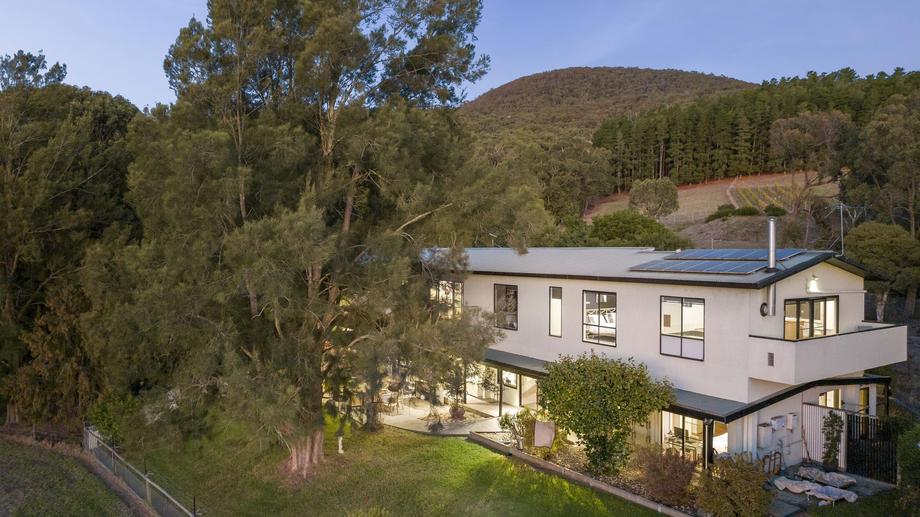 174 Pine Avenue Badger Creek VIC 3777