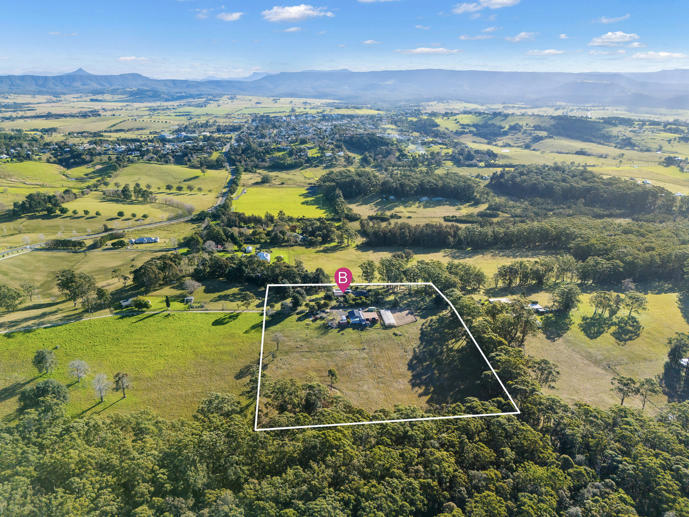 43 The Heights Narrawallee NSW 2539