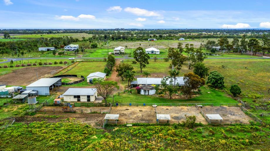 137 Sandalwood Avenue West Dalby QLD 4405