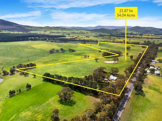 1167 Amphitheatre Road Mount Lonarch VIC 3468