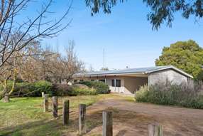 1474 Baynton road Pastoria VIC 3444