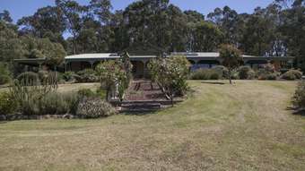 Horse Property for Sale - 85 OLD GEMBROOK ROAD Pakenham Upper VIC 