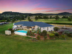 41 O'Shea Road Hatton Vale QLD 4341