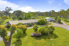 Horse Property for Sale - 38 Main Street Buangor VIC 3375