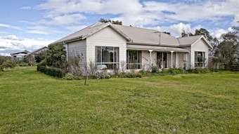 Horse Property for Sale - 190 PARISH ROAD Iona VIC 